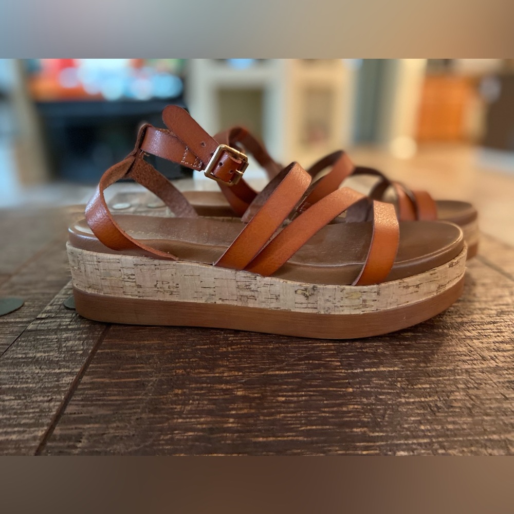 Platform Leather Strappy Sandals-Great Condition!